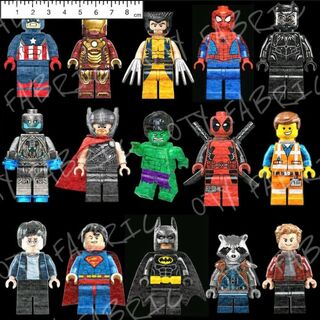 Minifigures on black